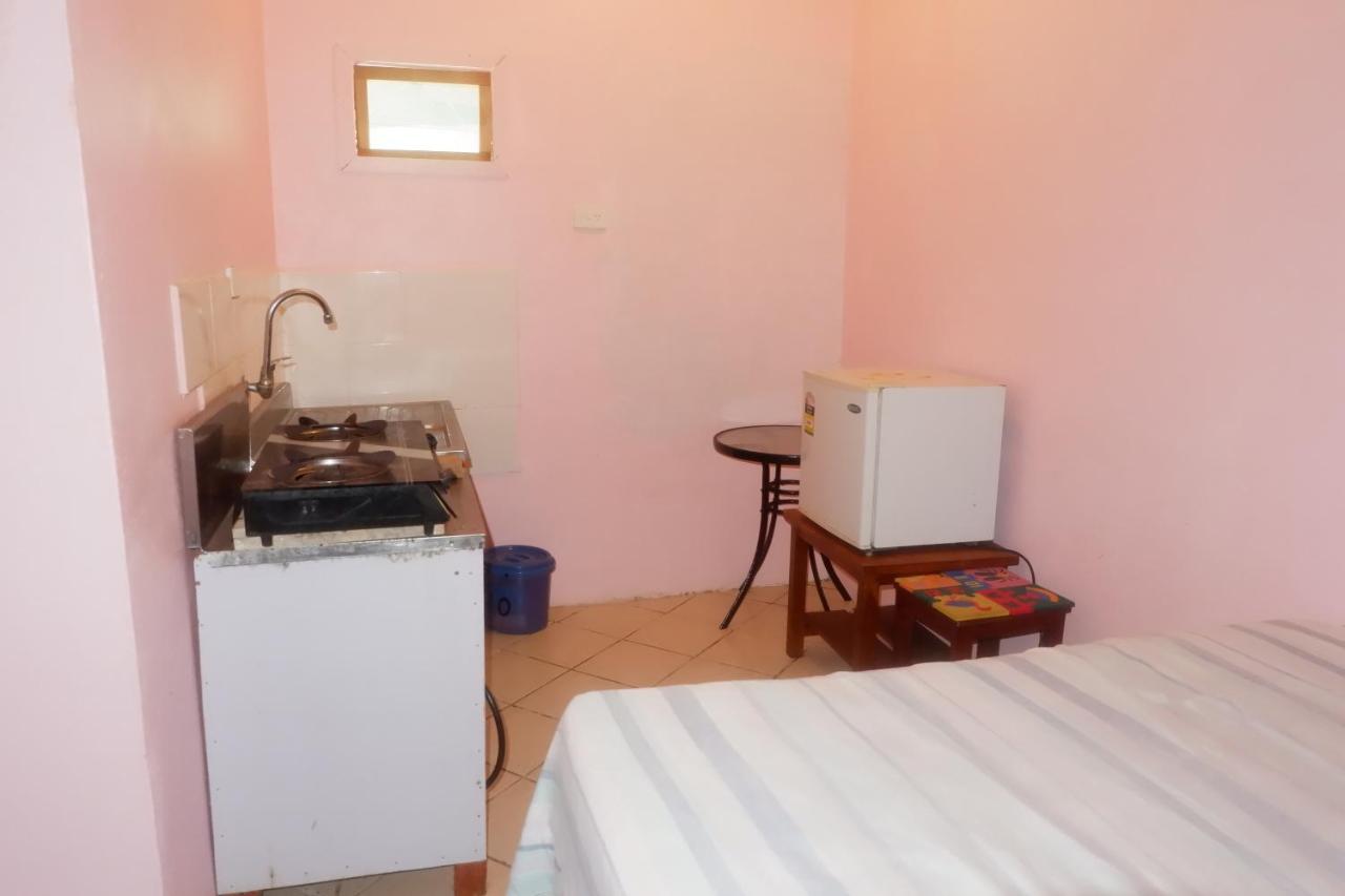 Bluepango Guest House بورت فيلا المظهر الخارجي الصورة